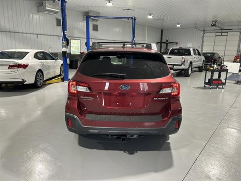 Used 2018 Subaru Outback 2.5i Limited image 3