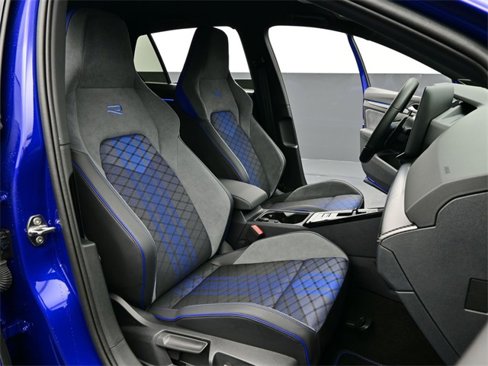 Used 2025 Volkswagen Golf R Black Edition image 17