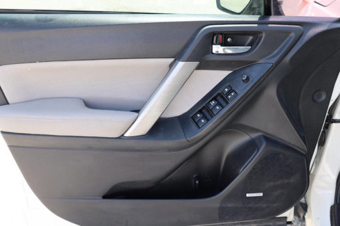 Used 2015 Subaru Forester 2.5i Limited image 12