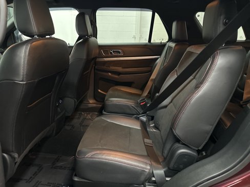 Used 2018 Ford Explorer XLT w/ Equipment Group 202A image 33