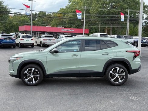 Used 2024 Chevrolet Trax RS w/ Driver Confidence Package image 8