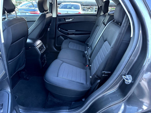 Used 2018 Ford Edge SE image 9
