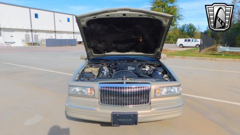 Used 1996 Lincoln Town Car Signature image 17