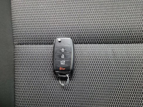 Used 2017 Kia Forte LX image 32
