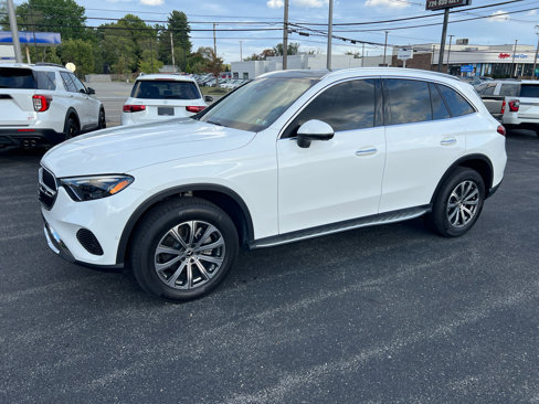 Used 2025 Mercedes-Benz GLC 300 4MATIC image 1