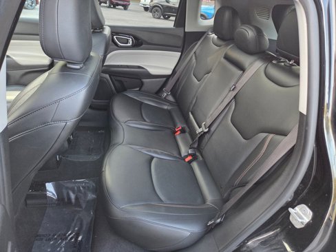 Used 2022 Jeep Compass Limited w/ Sun and Sound Group image 17