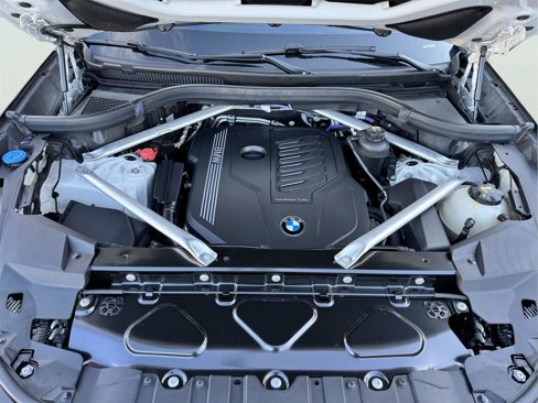 Used 2022 BMW X5 xDrive40i w/ M Sport Package image 59