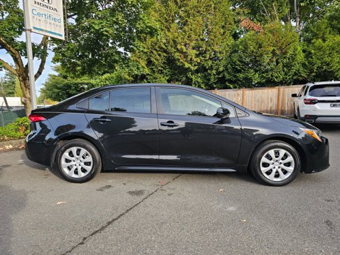 Used 2022 Toyota Corolla LE image 8