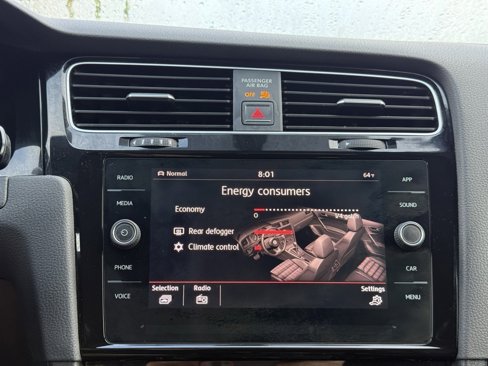 Used 2018 Volkswagen GTI SE image 15