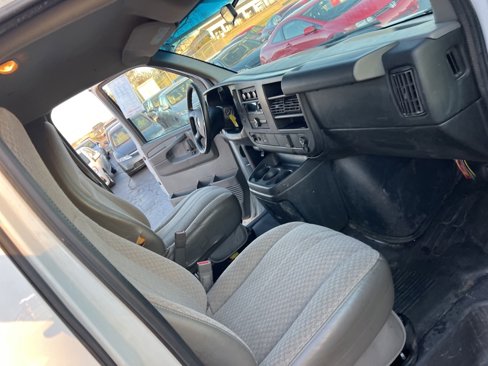 Used 2015 Chevrolet Express 2500 image 14
