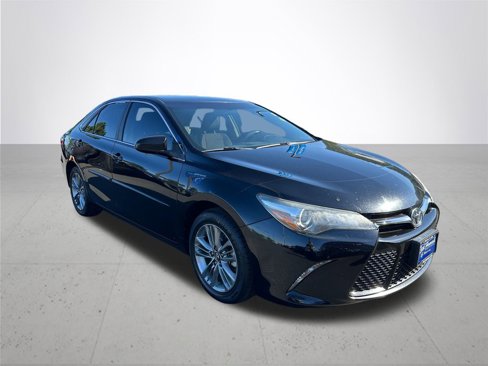 Used 2017 Toyota Camry SE image 5