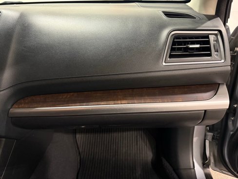 Used 2016 Subaru Outback 2.5i Limited image 31