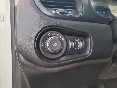 Used 2019 Jeep Renegade Altitude w/ Quick Order Package 2XM image 31
