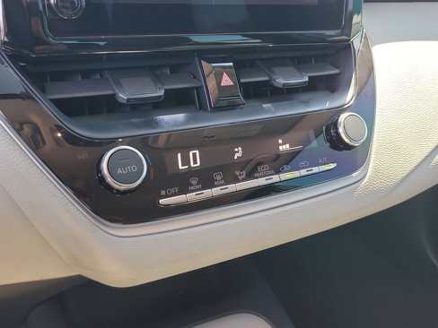 Used 2023 Toyota Corolla LE image 22
