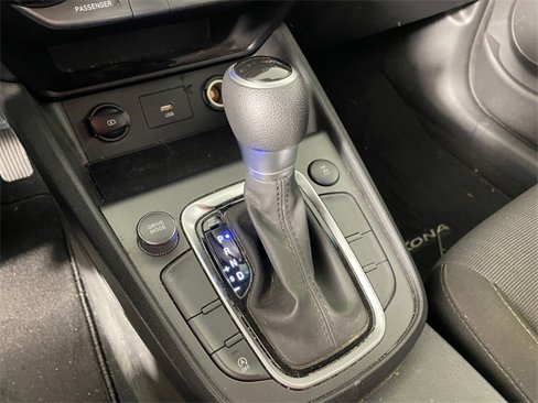 Used 2022 Hyundai Kona SEL image 9
