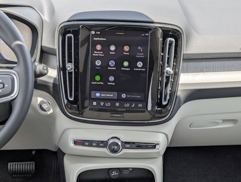 New 2026 Volvo XC40 B5 Plus w/ Protection Package Premier image 30