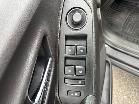 Used 2019 Chevrolet Trax LT w/ Redline Edition image 16
