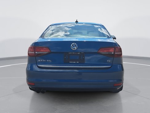 Used 2017 Volkswagen Jetta SEL image 4