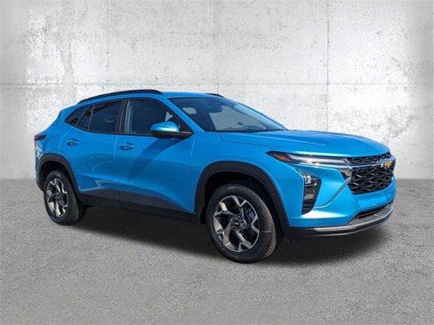 New 2025 Chevrolet Trax RS w/ Driver Confidence Package image 2