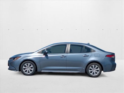 Used 2022 Toyota Corolla LE image 9