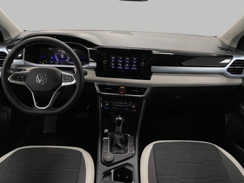 New 2025 Volkswagen Taos SE image 19