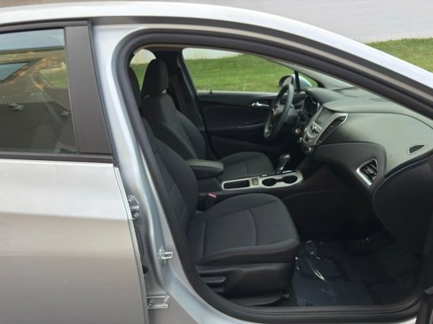 Used 2017 Chevrolet Cruze LS image 20
