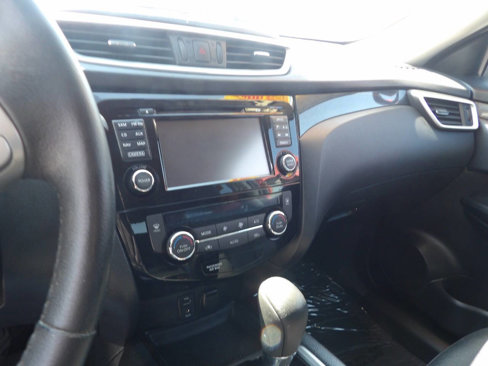 Used 2016 Nissan Rogue SL image 4