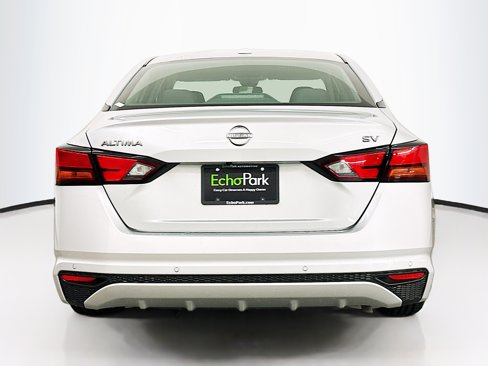 Used 2024 Nissan Altima 2.5 SV image 7