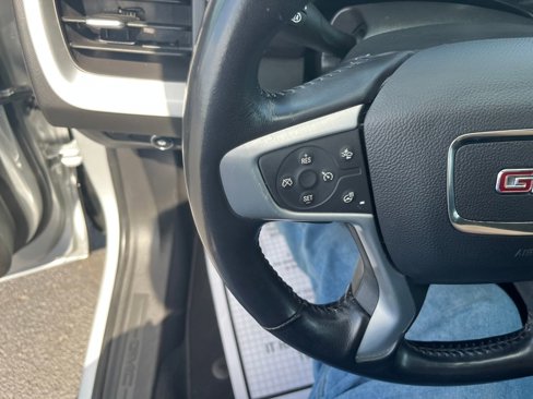 Used 2022 GMC Terrain SLT image 11