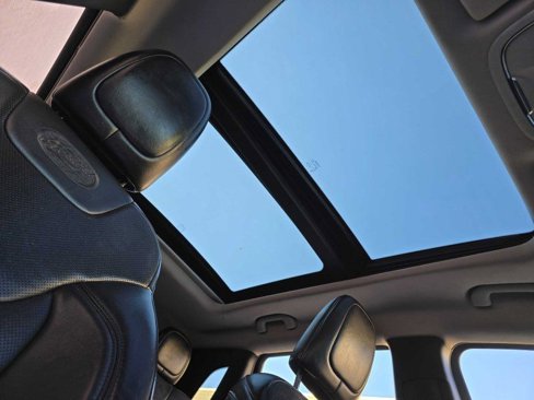 Used 2018 Jeep Cherokee Overland image 15