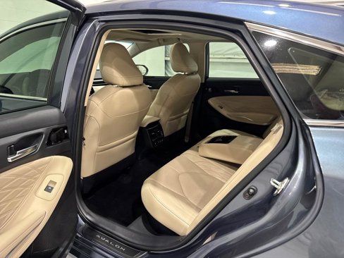 Used 2020 Toyota Avalon Limited image 68