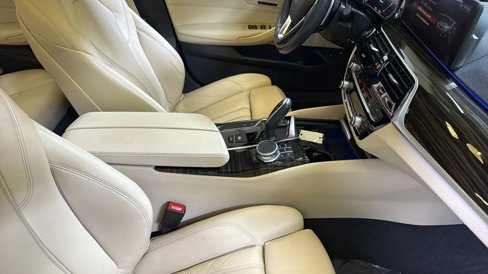 Used 2019 BMW 530e w/ Convenience Package image 21