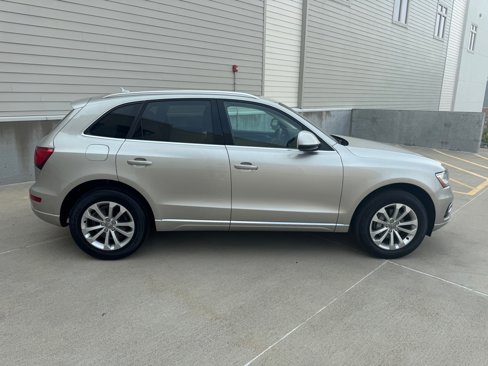Used 2016 Audi Q5 2.0T Premium Plus image 2