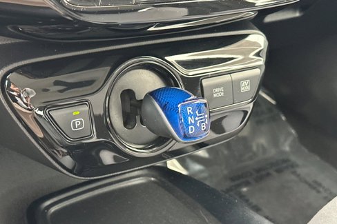 Certified 2022 Toyota Prius LE image 26