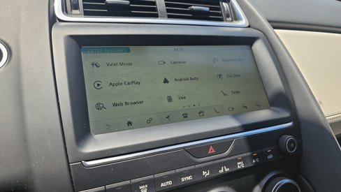 Used 2018 Jaguar E-PACE SE image 41