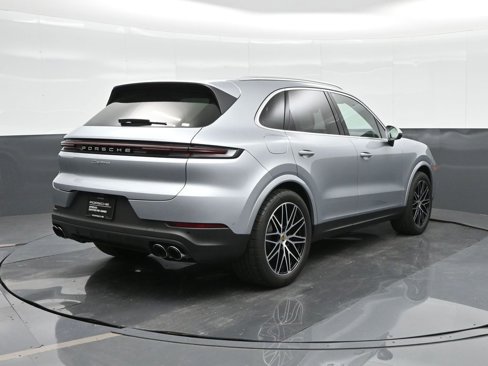Used 2024 Porsche Cayenne image 6