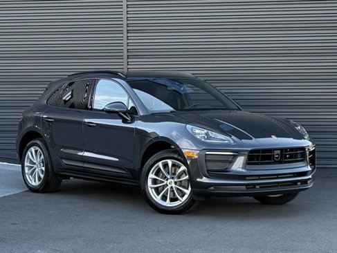 Certified 2025 Porsche Macan image 8