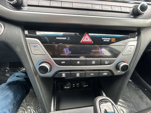 Used 2017 Hyundai Elantra Limited w/ Limited Ultimate Package 05 image 19