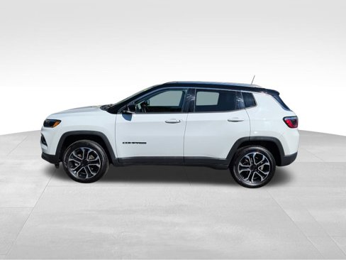 Used 2022 Jeep Compass Limited w/ Sun and Sound Group image 2