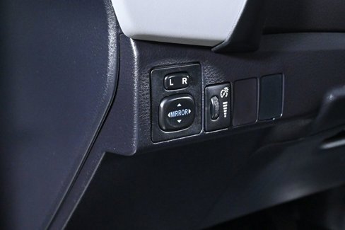 Used 2017 Toyota Corolla LE image 18