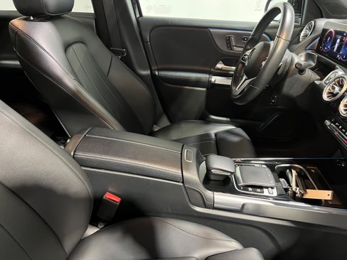 Used 2020 Mercedes-Benz GLB 250 4MATIC image 49