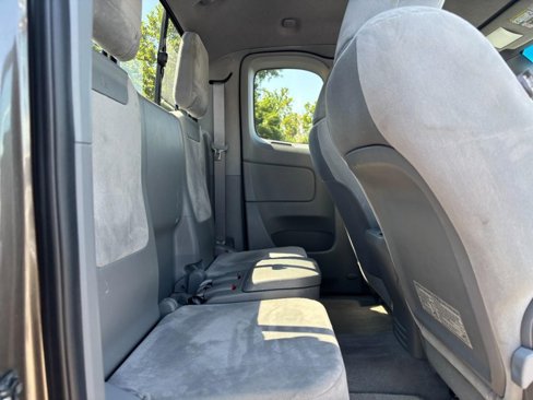 Used 2010 Toyota Tacoma 4x4 Access Cab V6 image 10