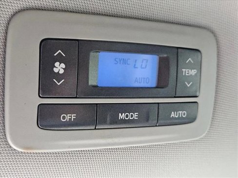Used 2015 Toyota Sienna LE image 16