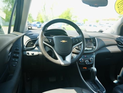 Used 2020 Chevrolet Trax LT w/ LT Convenience Package image 15