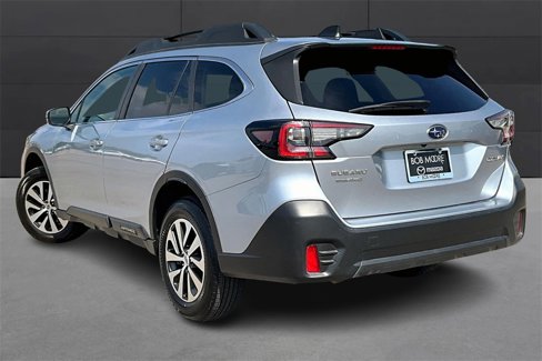 Used 2022 Subaru Outback Premium image 12