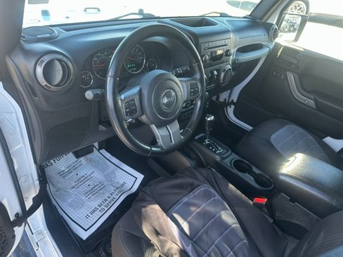 Used 2016 Jeep Wrangler Unlimited Sport image 14