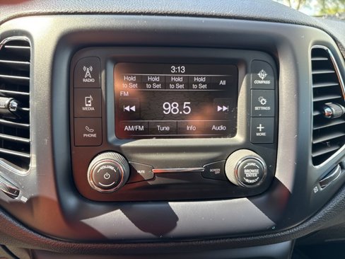 Used 2018 Jeep Compass Sport w/ Cold Weather Group image 17