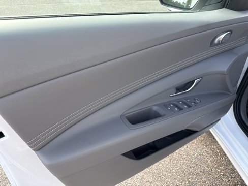 New 2025 Hyundai Elantra Sport image 7