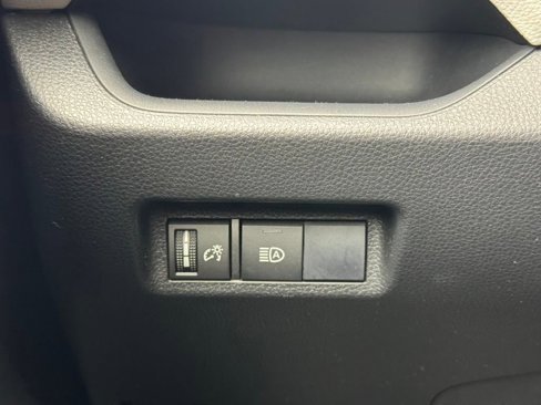 Used 2020 Toyota RAV4 XLE image 22
