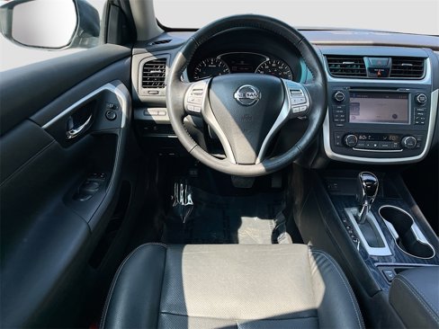 Used 2016 Nissan Altima 2.5 SL w/ 2.5 Technology Package image 21